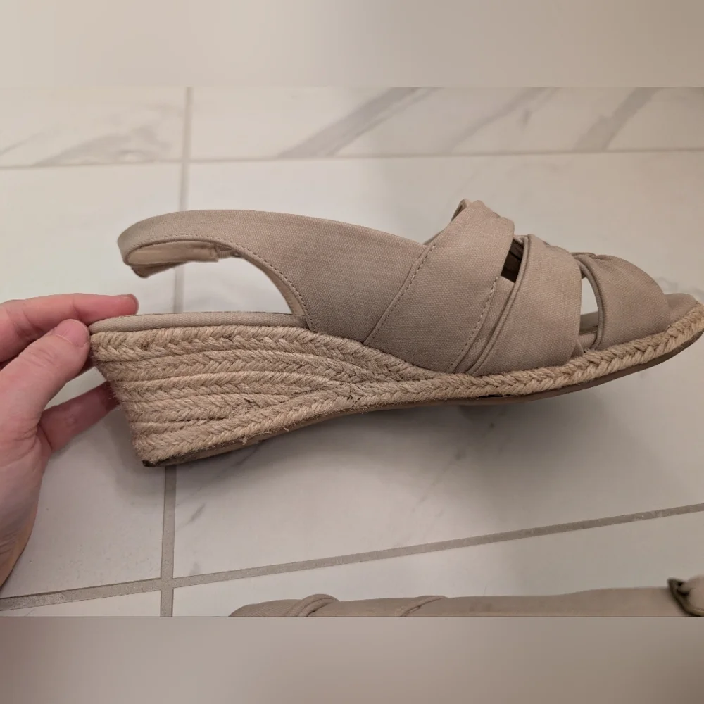 Bella Vita Espadrille Women's Tan Sandals, Size 10 Wide